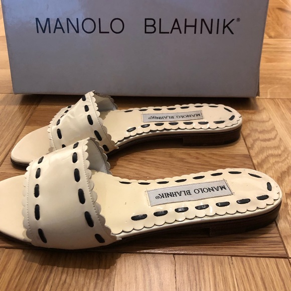 Manolo Blahnik White Patent Leather Slide Sandal with Black Detail size 5.5 - Picture 2 of 6